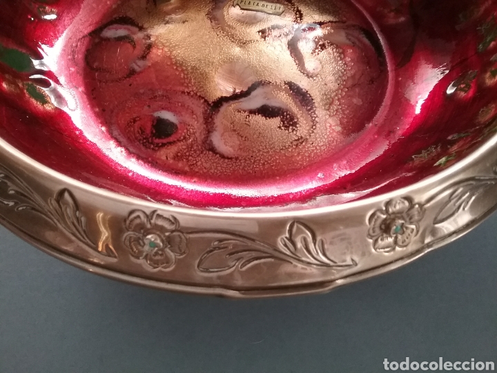 Antig&uuml;edades: Centro de mesa esmaltado y base y bordes en plata punzonada. - Foto 3