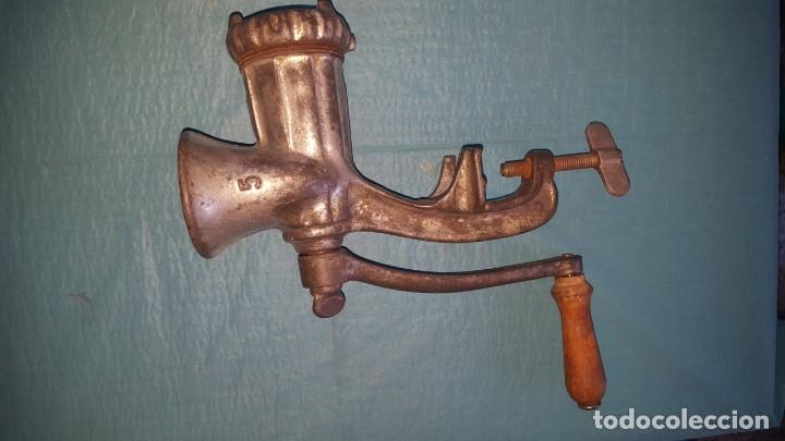 Antig&uuml;edades: MAQUINA DE CORTAR CARNE - Foto 1