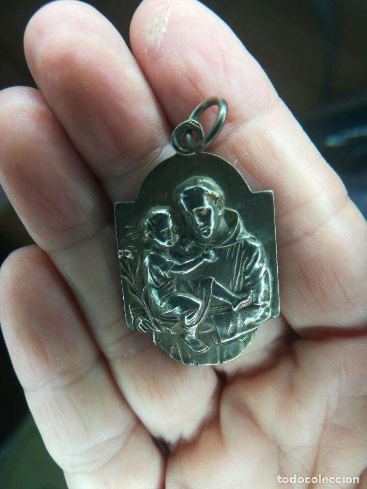 Antig&uuml;edades: Medalla plata san juan de dios - Foto 3