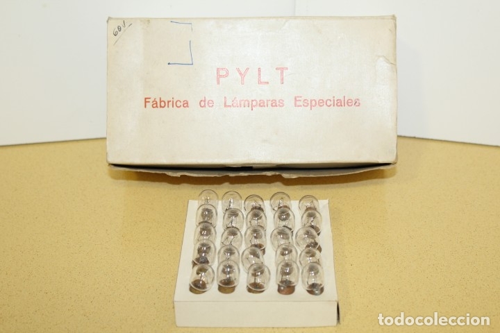 Antig&uuml;edades: LOTE DE 100 BOMBILLAS - MARCA PYLT - 60V ROSCA E/10 - Foto 1