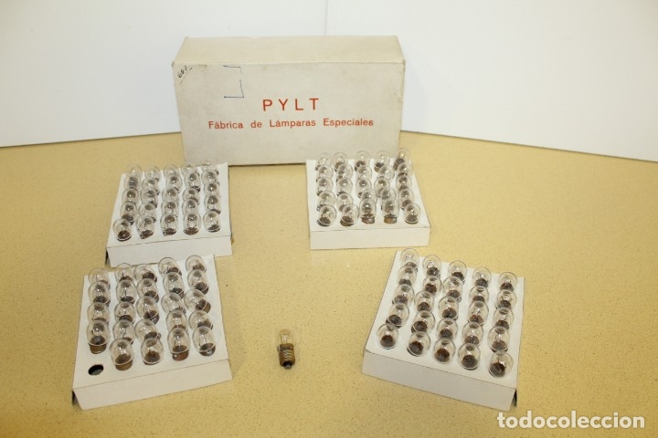 Antig&uuml;edades: LOTE DE 100 BOMBILLAS - MARCA PYLT - 60V ROSCA E/10 - Foto 2