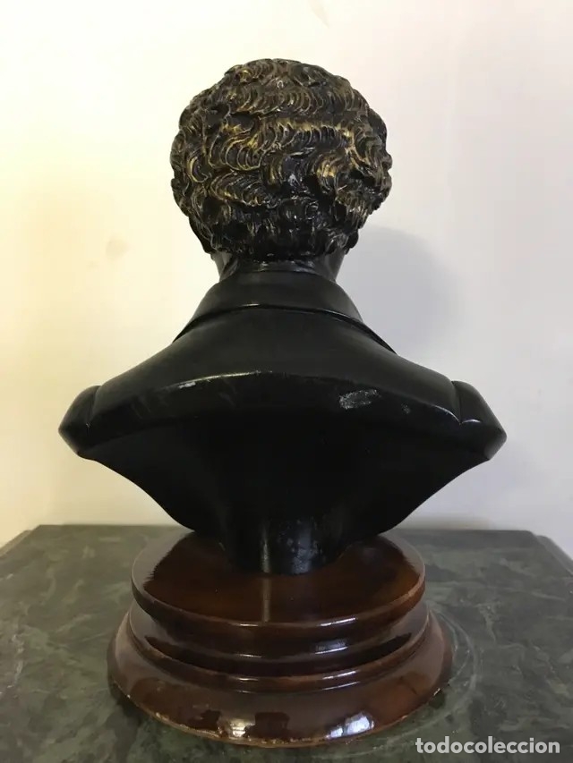 Antig&uuml;edades: Busto de marmolina negro - Foto 2