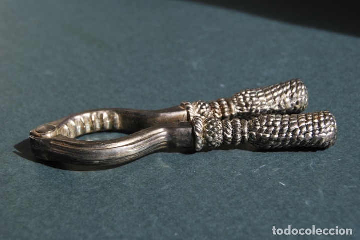 Antig&uuml;edades: CASCANUECES DE METAL PLATEADO - Foto 4