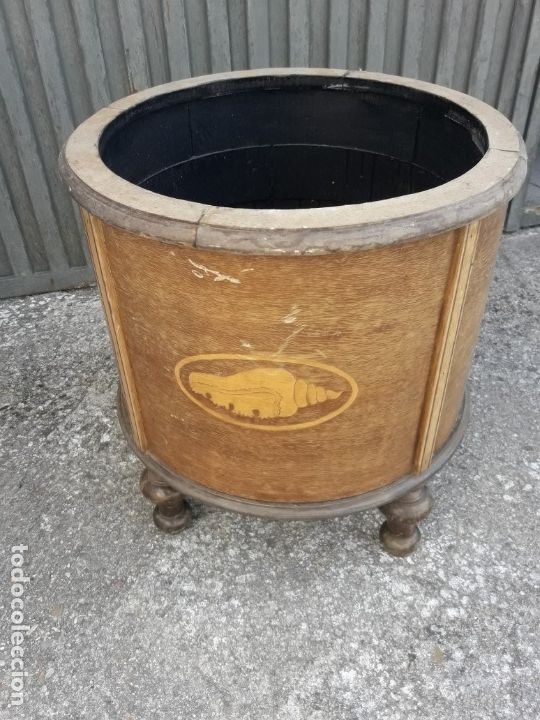 Antig&uuml;edades: Macetero en madera - Foto 1