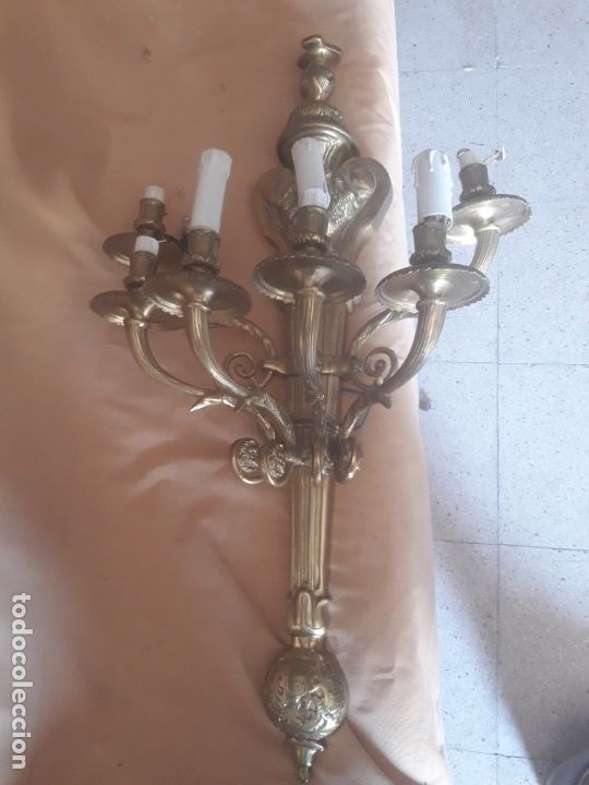 Antig&uuml;edades: Aplique lat&oacute;n - Foto 1