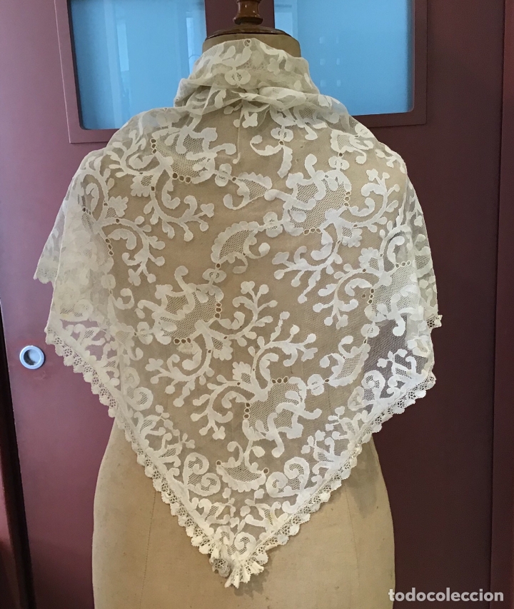 Antig&uuml;edades: MANTILLA DE ENCAJE S. XIX - Foto 2