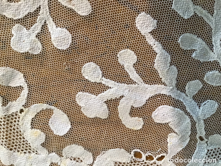 Antig&uuml;edades: MANTILLA DE ENCAJE S. XIX - Foto 4