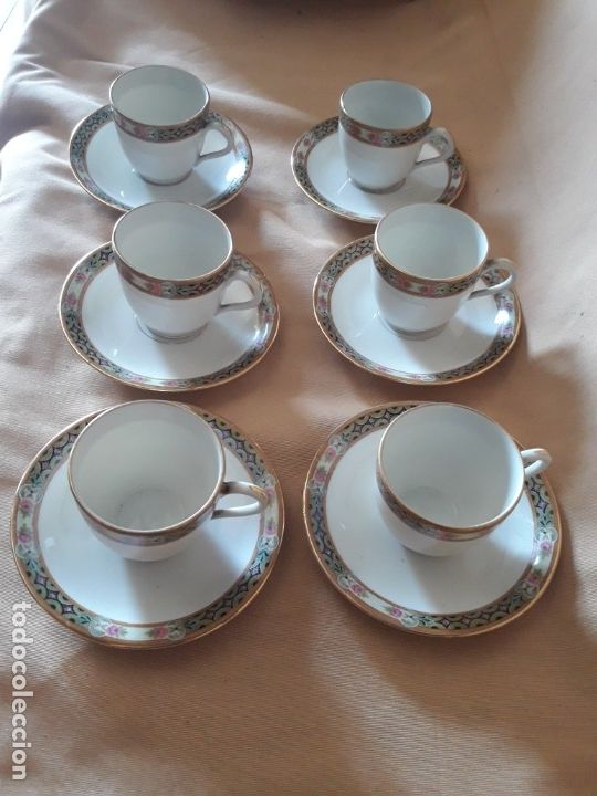 Antig&uuml;edades: 6 tazas y platos - Foto 1