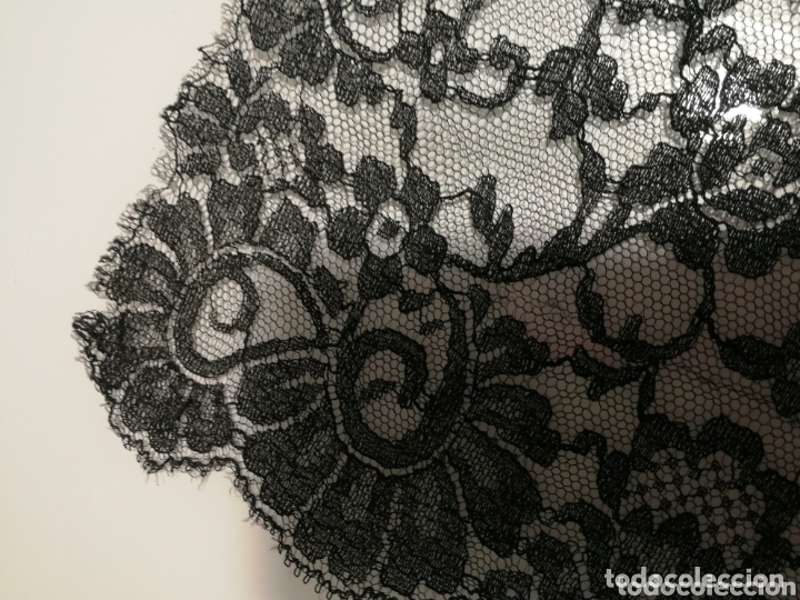 Antig&uuml;edades: ANTIGUA MANTILLA ENCAJE ref 99 - Foto 2