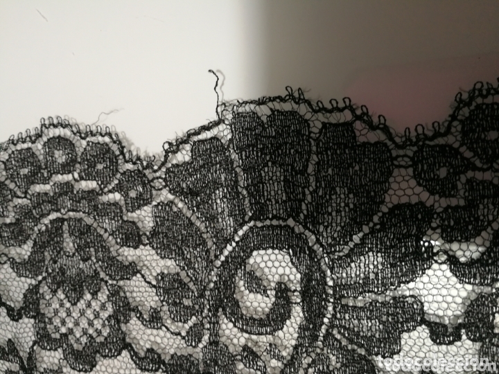 Antig&uuml;edades: ANTIGUA MANTILLA ENCAJE ref 99 - Foto 3