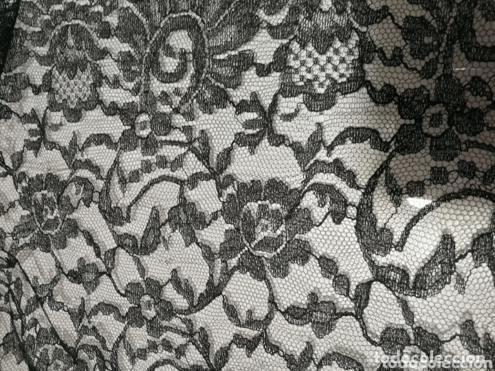 Antig&uuml;edades: ANTIGUA MANTILLA ENCAJE ref 99 - Foto 4