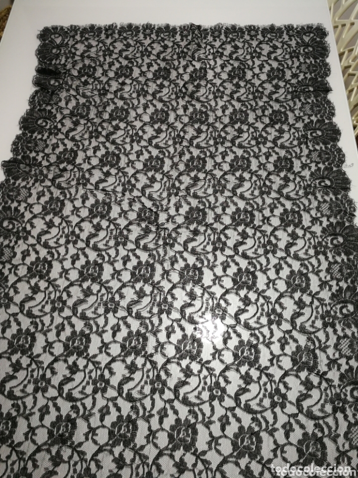 Antig&uuml;edades: ANTIGUA MANTILLA ENCAJE ref 99 - Foto 1