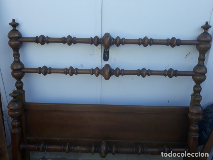 Antig&uuml;edades: cama torneada de matrimonio de 135cm - Foto 2