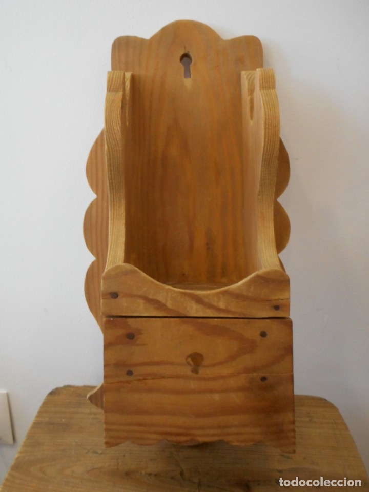 Antig&uuml;edades: Almirecero de madera con caj&oacute;n - soporte de almirez - Foto 1