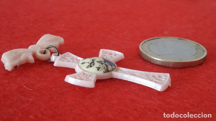 Antig&uuml;edades: MEDALLA , CRUZ DE BEBE PARA EL MAL DE OJO - Foto 2