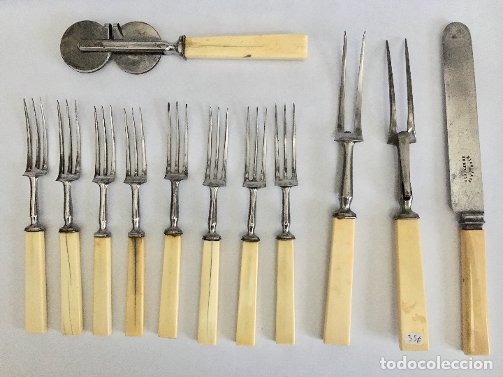 Antig&uuml;edades: Cubiertos antiguos, mango de hueso - Foto 1