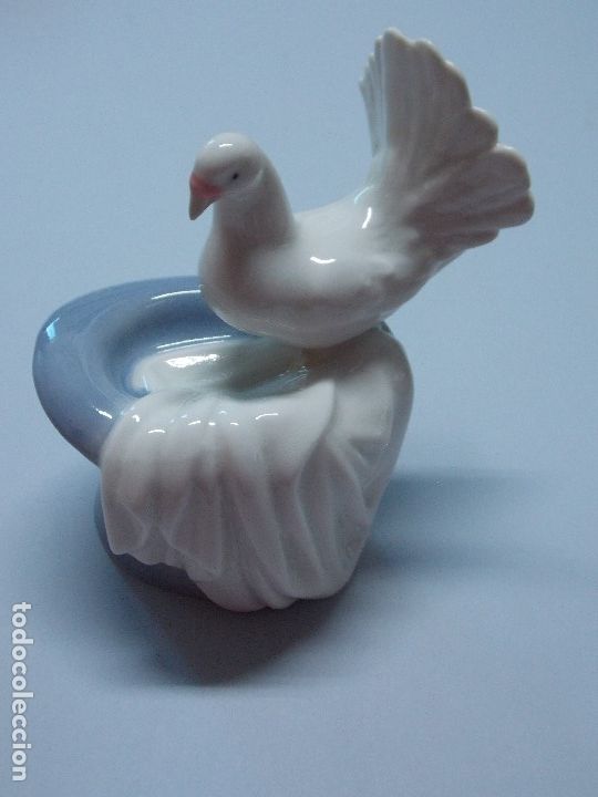 Antiquit&auml;ten: PALOMA Y SOMBRERO DE MAGO - PORCELANA, PORCEVAL - VILLAMARCHANTE, VALENCIA PINTADO A MANO... L227