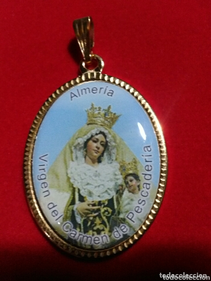 Antig&uuml;edades: Medalla Virgen del Carmen. - Foto 1