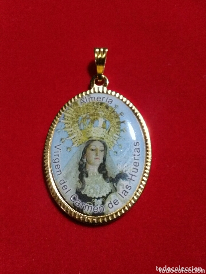 Antig&uuml;edades: Medalla Virgen del Carmen. - Foto 1