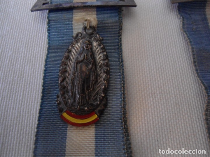 Antig&uuml;edades: PAREJA DE CINTAS CON MEDALLA DE VIRGEN - Foto 2
