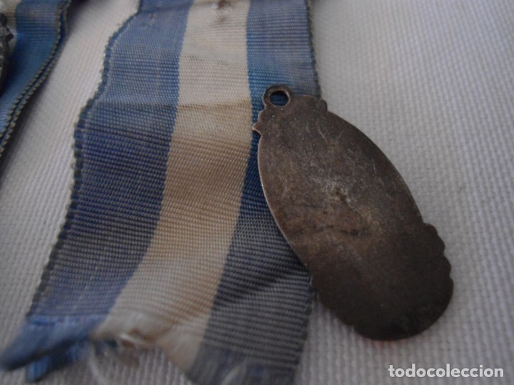 Antig&uuml;edades: PAREJA DE CINTAS CON MEDALLA DE VIRGEN - Foto 5