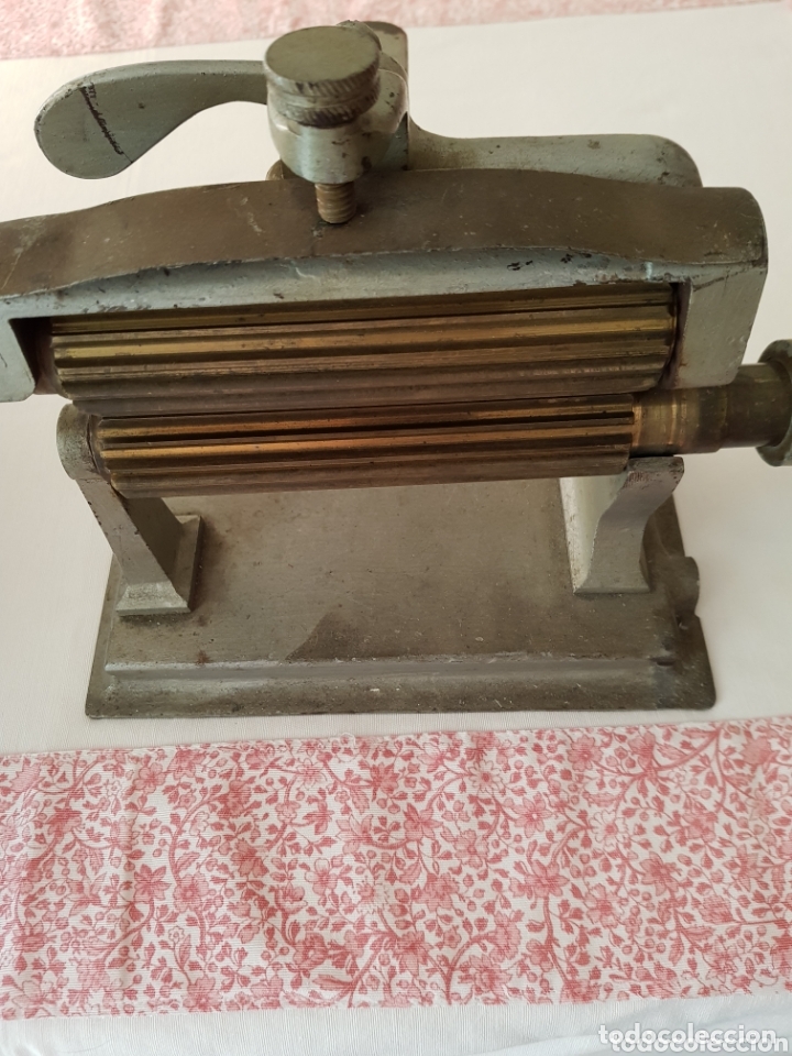 Antig&uuml;edades: Plancha para plisar - Foto 1