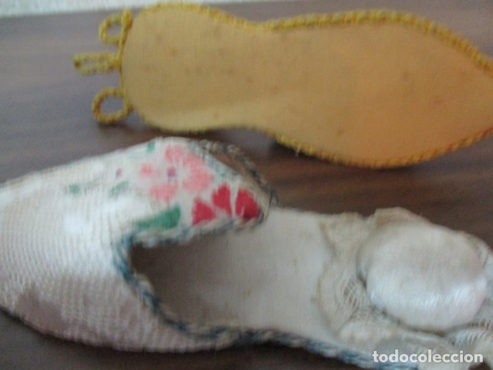 Antig&uuml;edades: pareja de zapatos seda - Foto 4