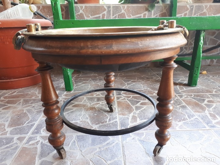 Antig&uuml;edades: antiguo brasero con soporte - Foto 1