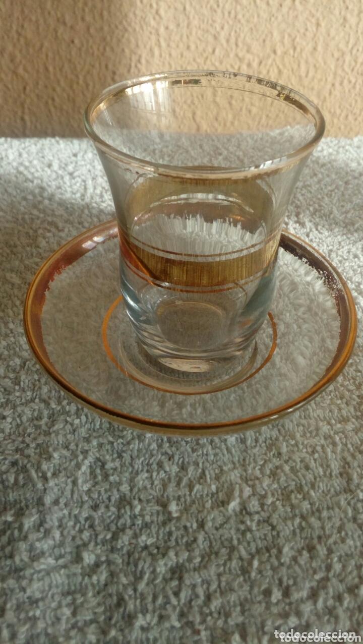 Antig&uuml;edades: Taza de t&eacute; turca cristal blanco - Foto 2