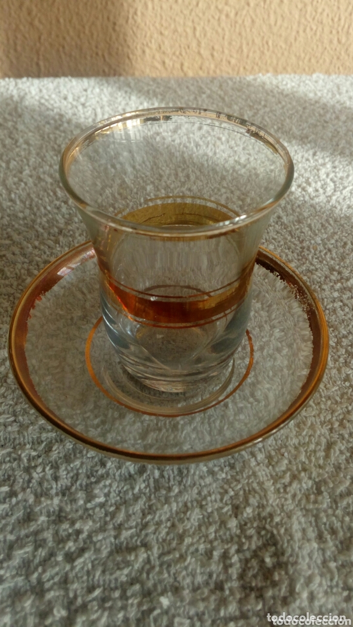 Antig&uuml;edades: Taza de t&eacute; turca cristal blanco - Foto 1