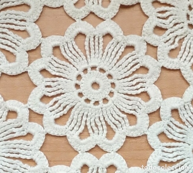Antig&uuml;edades: Tp 21 - Tapete romboidal hilo algod&oacute;n blanco 34cm x 22cm - Foto 2