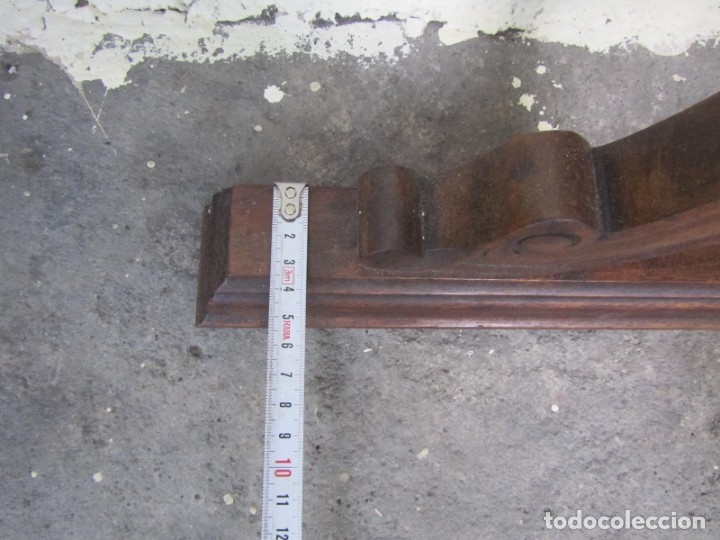 Antig&uuml;edades: Gran espejo biselado de madera con forma de escudo - Foto 21