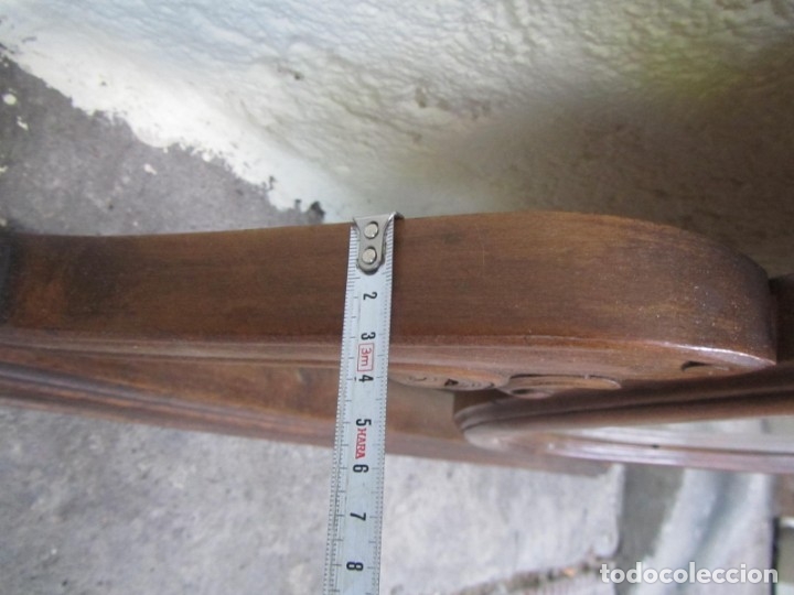 Antig&uuml;edades: Gran espejo biselado de madera con forma de escudo - Foto 22