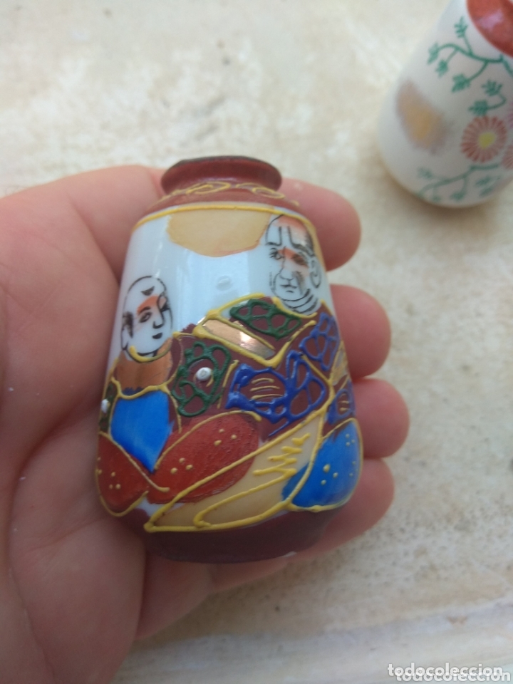 Antig&uuml;edades: Peque&ntilde;os Jarrones de Porcelana Jap&oacute;n - Foto 2