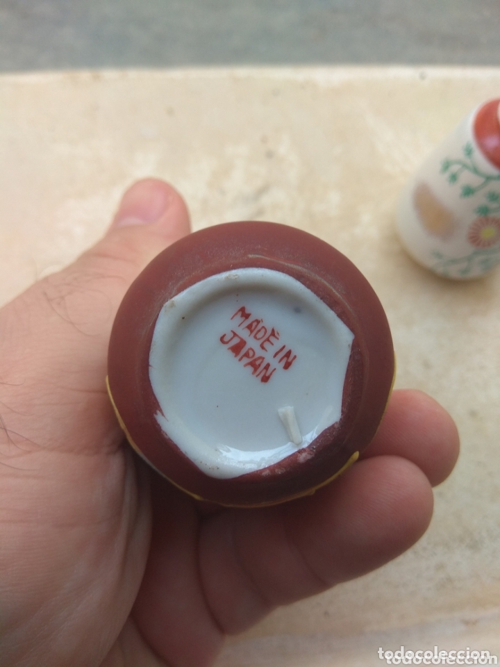 Antig&uuml;edades: Peque&ntilde;os Jarrones de Porcelana Jap&oacute;n - Foto 4