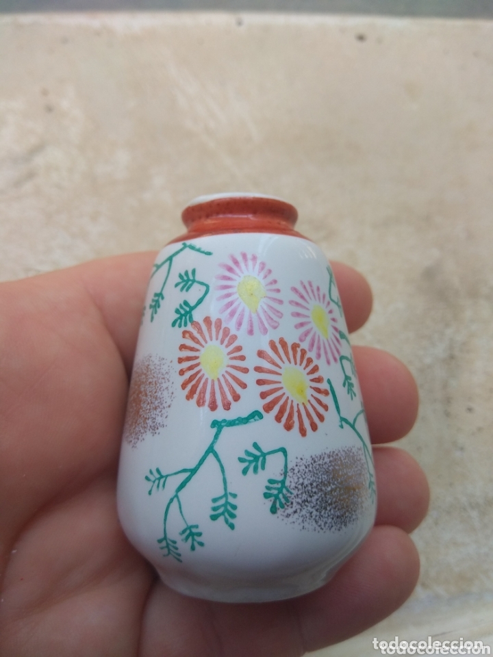 Antig&uuml;edades: Peque&ntilde;os Jarrones de Porcelana Jap&oacute;n - Foto 5