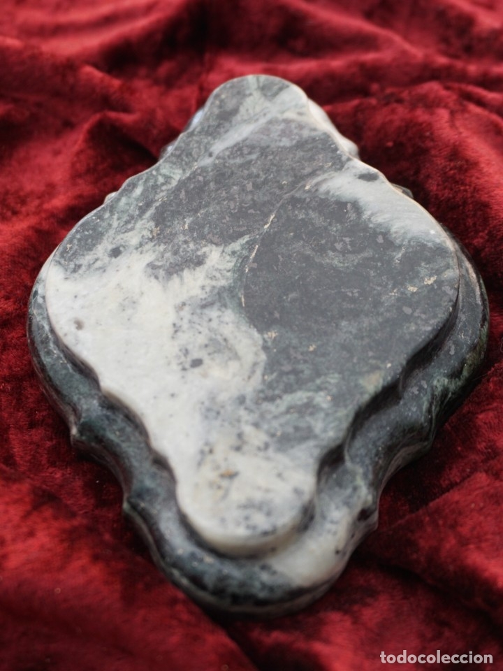 Antig&uuml;edades: Medall&oacute;n de m&aacute;rmol verde - Foto 1