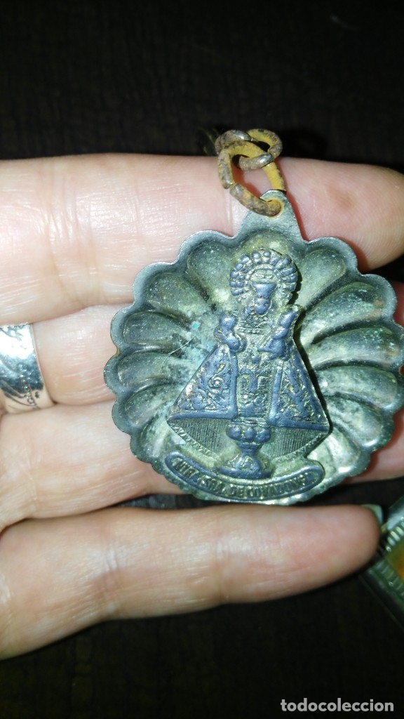 Antig&uuml;edades: Lote de llaveros religiosos - Foto 9