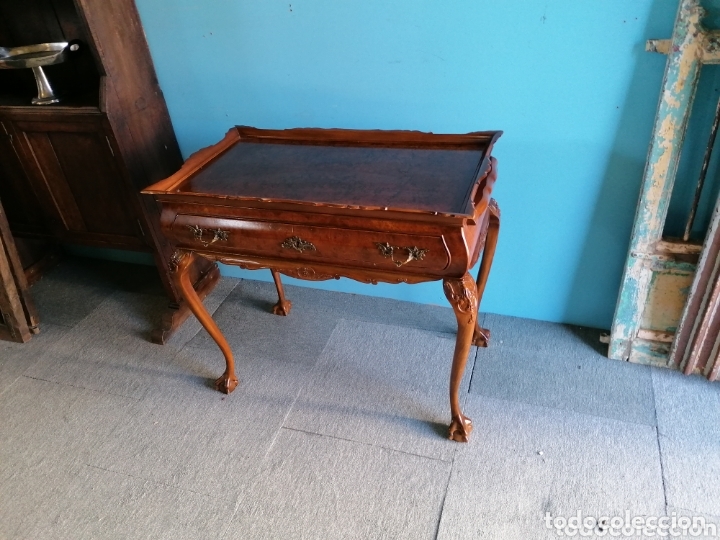 Antig&uuml;edades: Mesa de caf&eacute; o t&eacute; ra&iacute;z de nogal - Foto 1