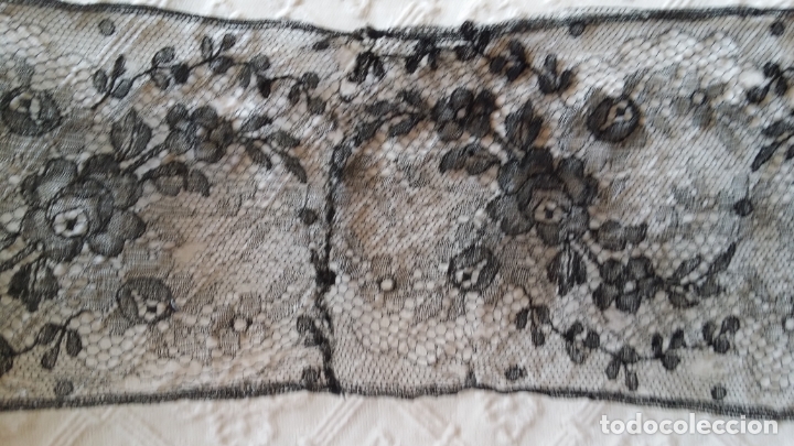 Antig&uuml;edades: Antiguo encaje negro 180 cm - Foto 8