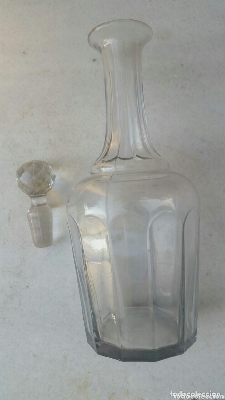 Antig&uuml;edades: Botella licorera de cristal - Foto 2