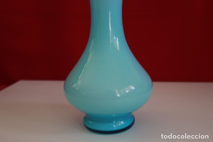 Antig&uuml;edades: Violetero de opalina azul de los a&ntilde;os 70. - Foto 2