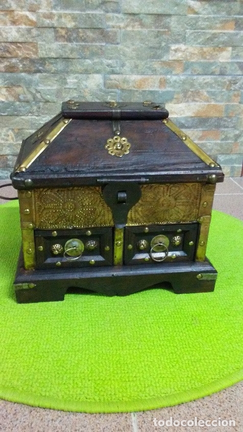 Antig&uuml;edades: ARC&Oacute;N ANTIGUO DE MADERA Y BRONCE - Foto 1