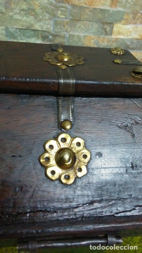 Antig&uuml;edades: ARC&Oacute;N ANTIGUO DE MADERA Y BRONCE - Foto 4