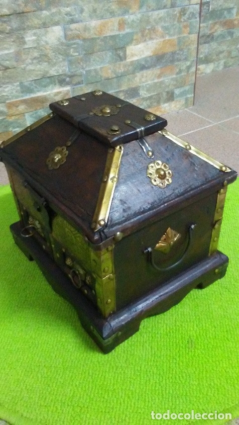 Antig&uuml;edades: ARC&Oacute;N ANTIGUO DE MADERA Y BRONCE - Foto 7
