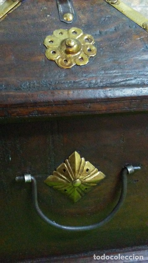 Antig&uuml;edades: ARC&Oacute;N ANTIGUO DE MADERA Y BRONCE - Foto 8