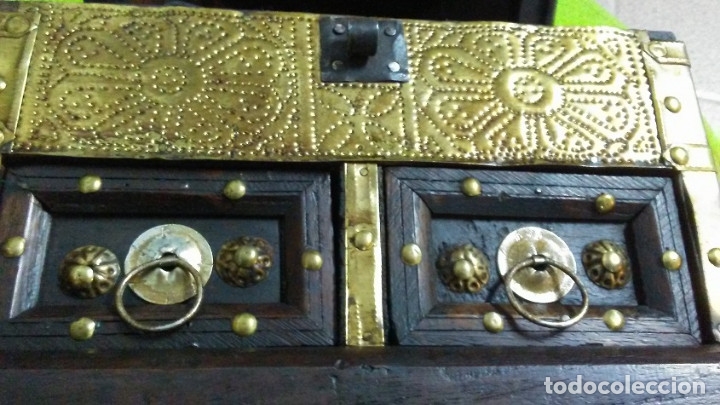 Antig&uuml;edades: ARC&Oacute;N ANTIGUO DE MADERA Y BRONCE - Foto 11