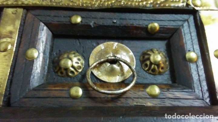 Antig&uuml;edades: ARC&Oacute;N ANTIGUO DE MADERA Y BRONCE - Foto 12