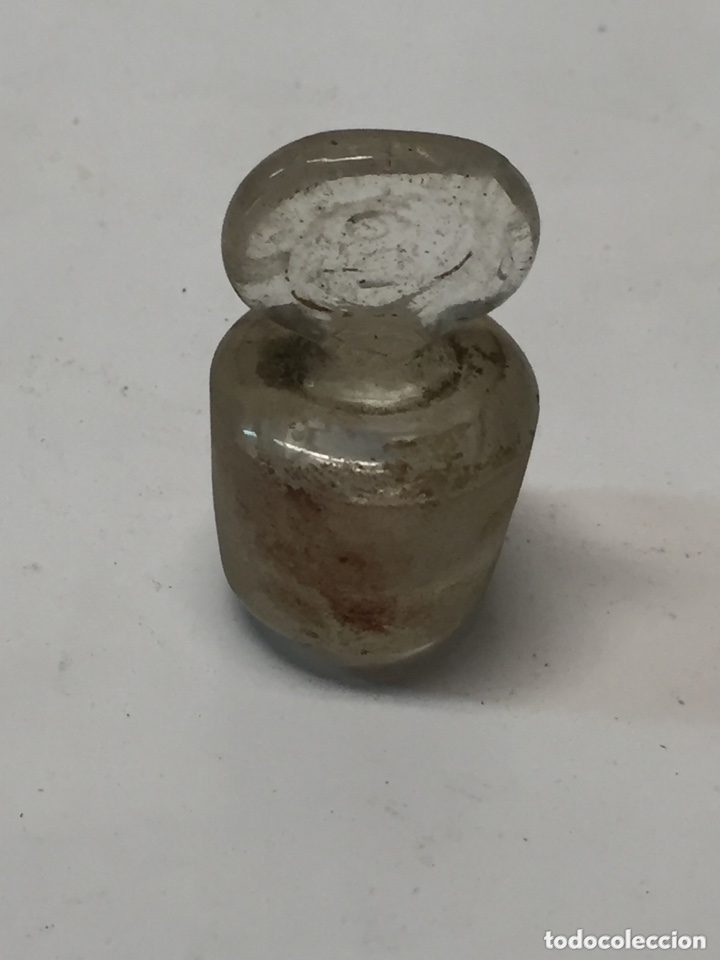 Antiquit&eacute;s: Tap&oacute;n botella de farmacia