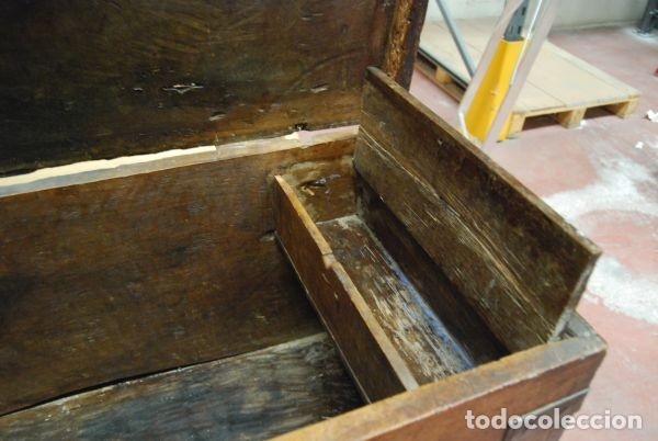 Antig&uuml;edades: Arc&oacute;n de madera con patas de bola y caj&oacute;n interior - Foto 6